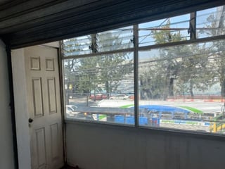 Bodeguitas sobre Calzada San Juan zona 7 - Image 2