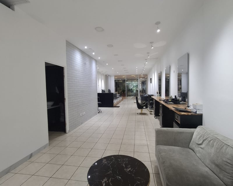 En renta Local comercial Américas zona 13 para Salón