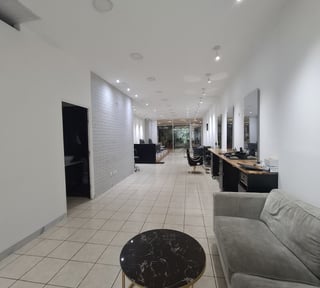 En renta Local comercial Américas zona 13 para Salón