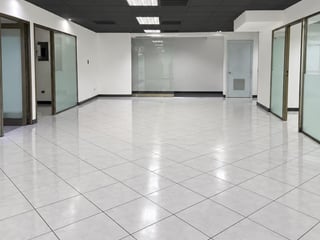 📍 OFICINA EN RENTA – 8 AMBIENTES + 2 BAÑOS | EUROPLAZA | ZONA 14 - 3