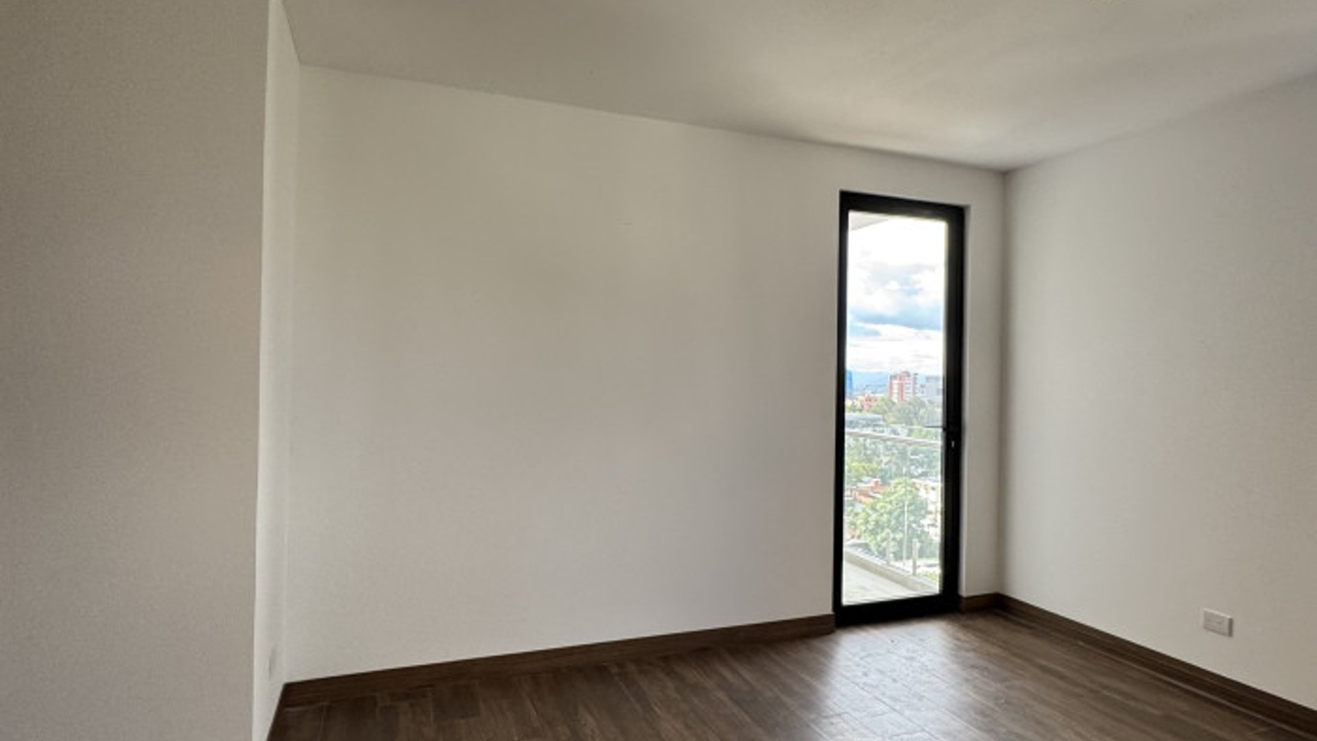 Apartamento en renta Zona 15 Vista Hermosa 2 - Miniatura 2