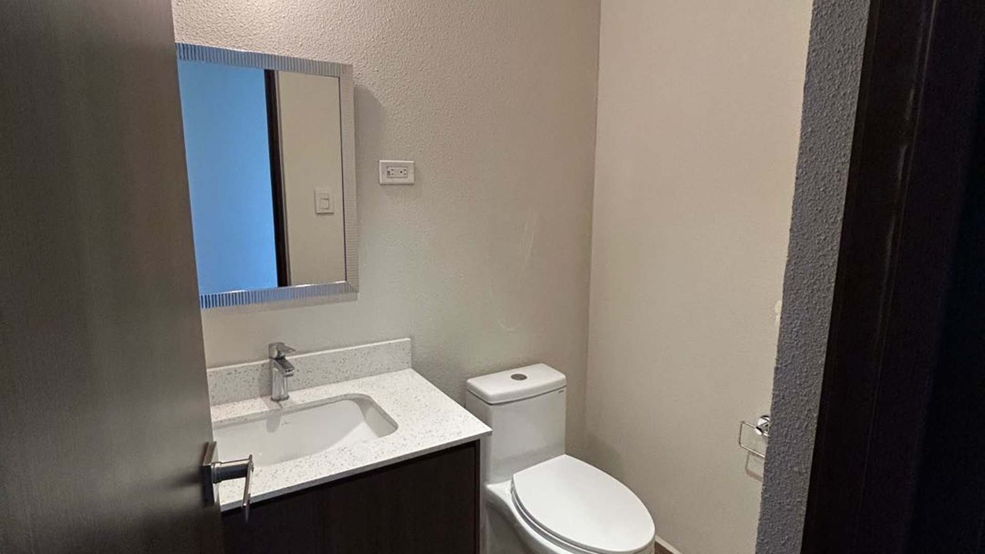 Apartamento en Renta  en Edificio  San Isidro 2021, Zona 16 - Miniatura 10