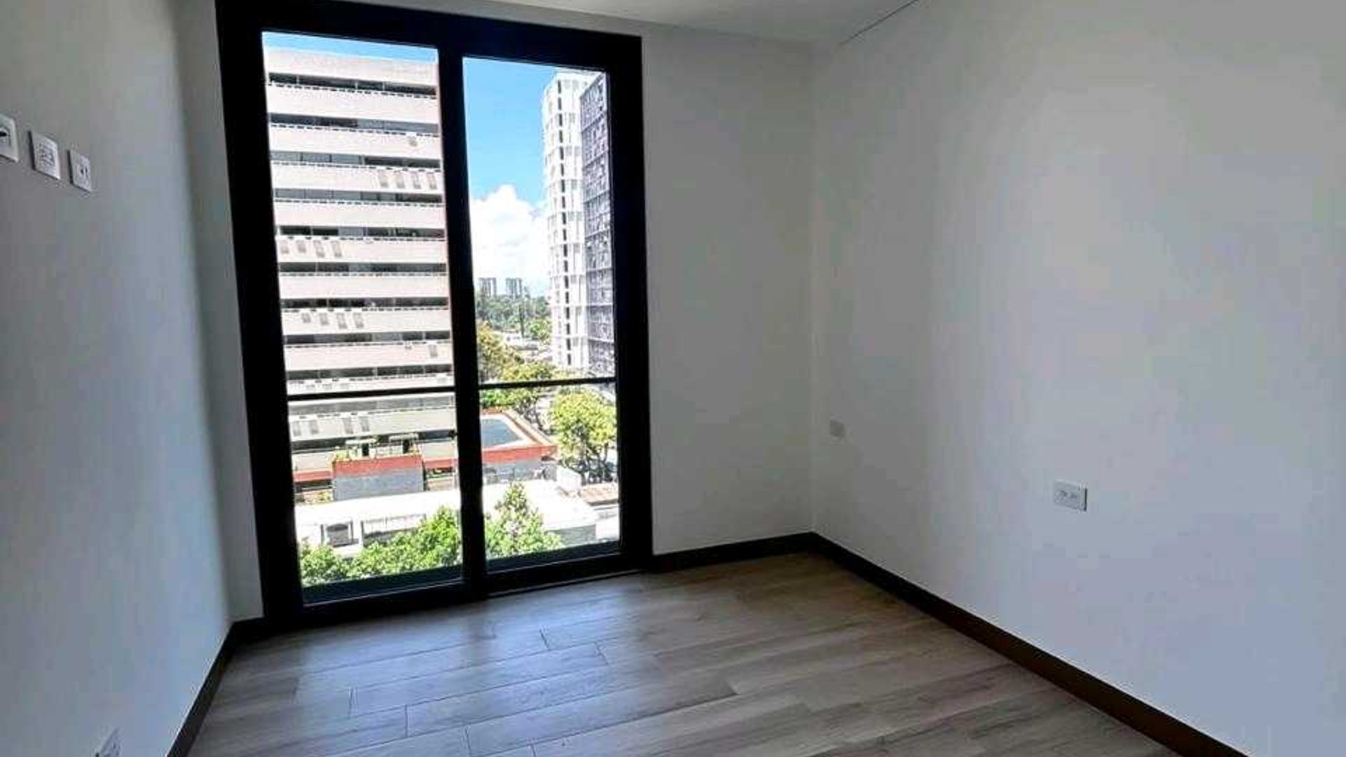 APARTAMENTO EN ALQUILER ???? Edificio Ferre Diez, Zona 10 - Miniatura 6