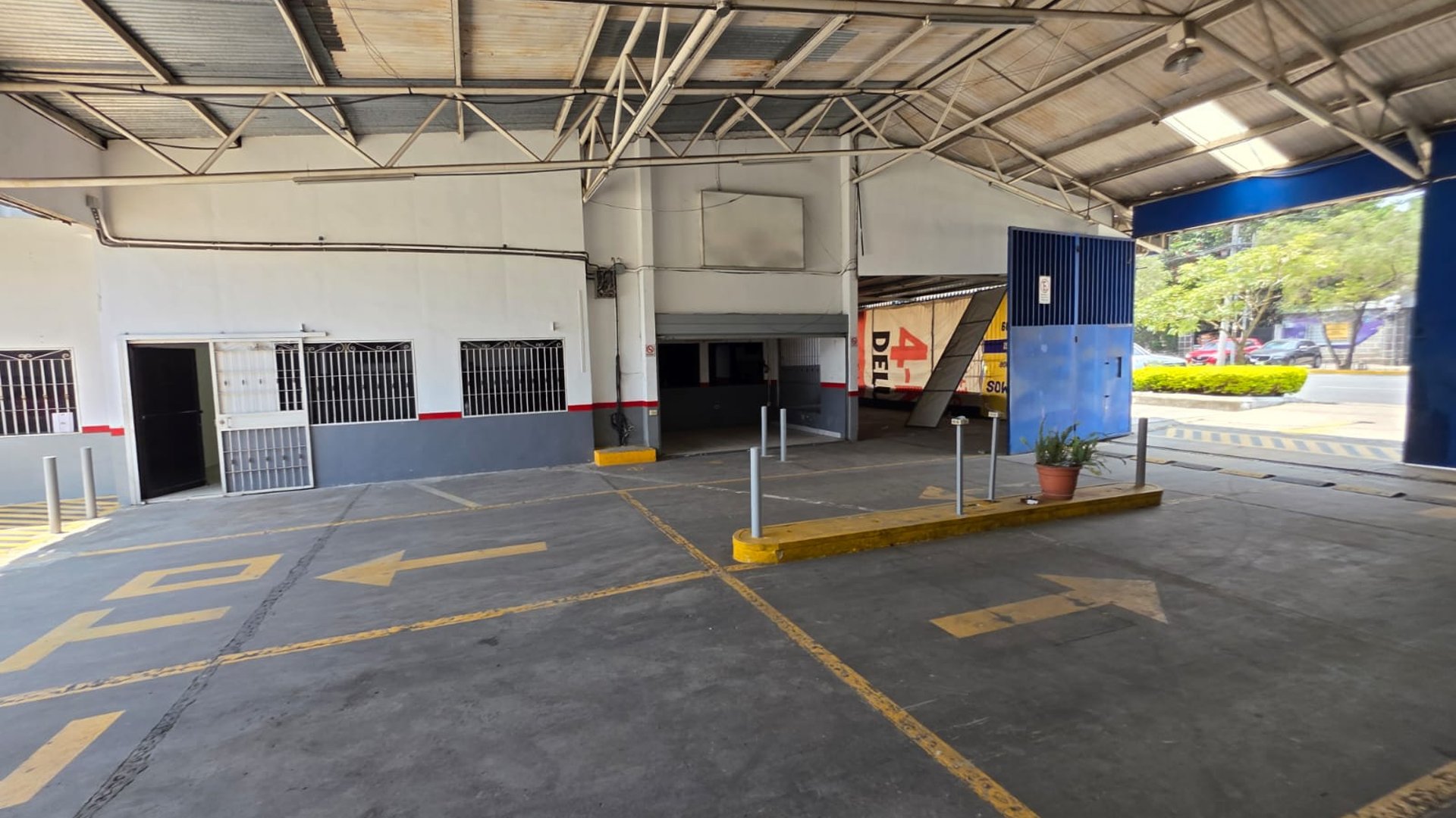Predio en renta en zona 4 frente a Iglesia Yurrita Ref-5800
