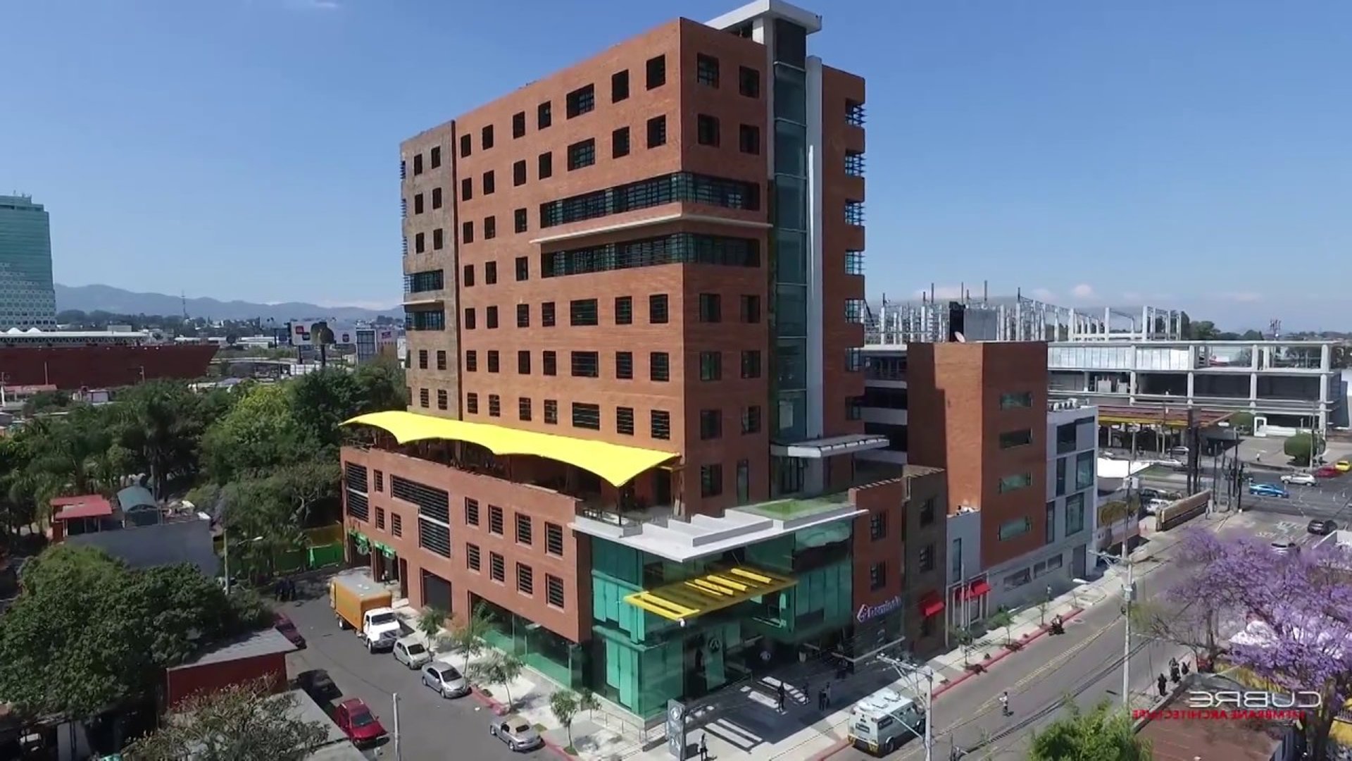 OFICINA EN RENTA – EDIFICIO DISTRITO MIRAFLORES | ZONA 11