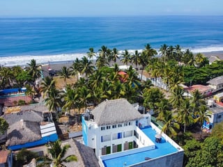 Hotel en venta en Monterrico frente al mar – Inversión turística en Guatemala - 2