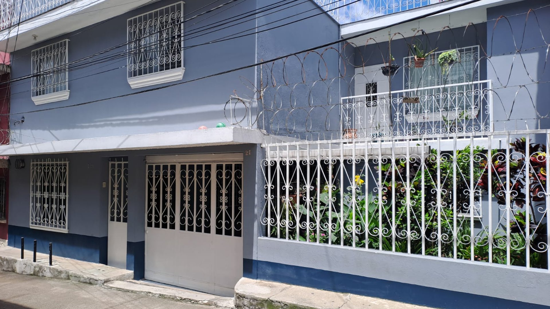 Casa grande en venta, de 7 habitaciones, en Zona 6