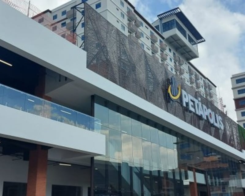 Oficina en venta en Nivel Completo en la Zona 12 Petapa