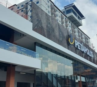 Oficina en venta en Nivel Completo en la Zona 12 Petapa