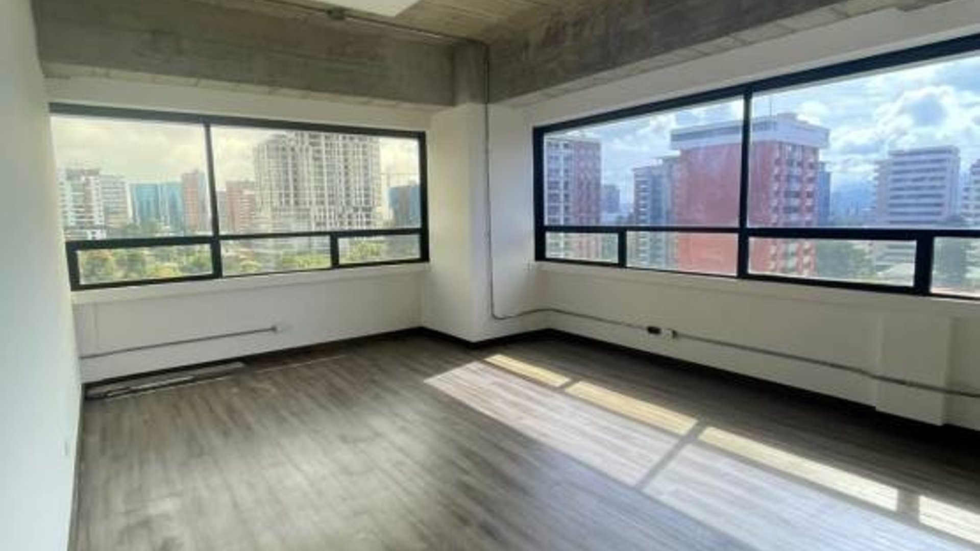Oficina en Renta, Zona 10 (R7722) - Miniatura 7