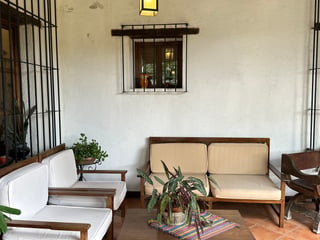  AMPLIA PROPIEDAD CON RESIDENCIA, JARDIN Y AREA DE BOSQUE EN ANTIGUA - 4