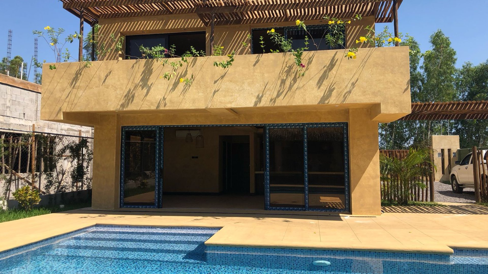 VENTA Casa Aldea Madre Vieja Km. 14 Carretera a Monterrico 