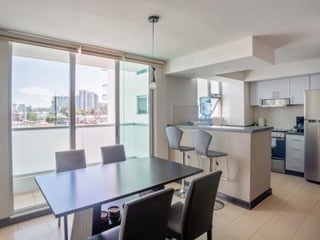 ALQUILO APARTAMENTO EN ZONA 14  CONDADO LA VILLA DE 3 DORMITORIOS AMUEBLADO - 2