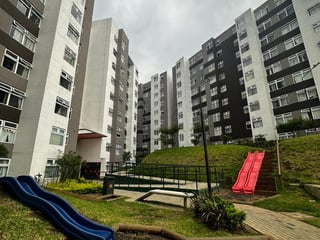 Vendo Apartamento en Col. Guajitos zona 21 Aptos. Atzul - Image 1