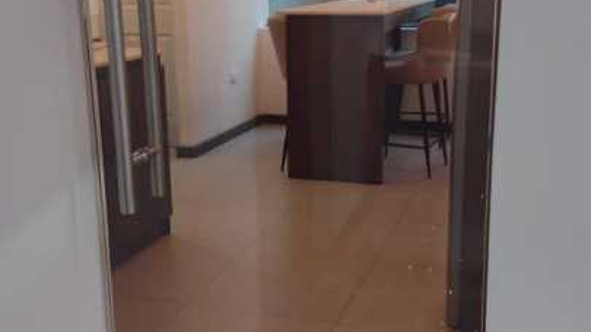 Vendo Oficina en Europlaza zona 14 - Miniatura 4