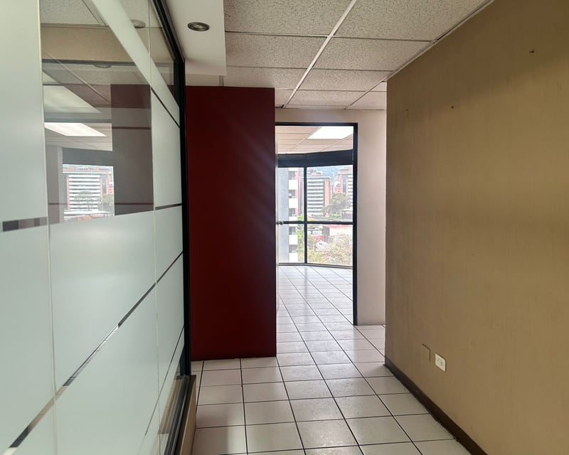 Oficina en Alquiler Zona 10, Edificio Paladium
