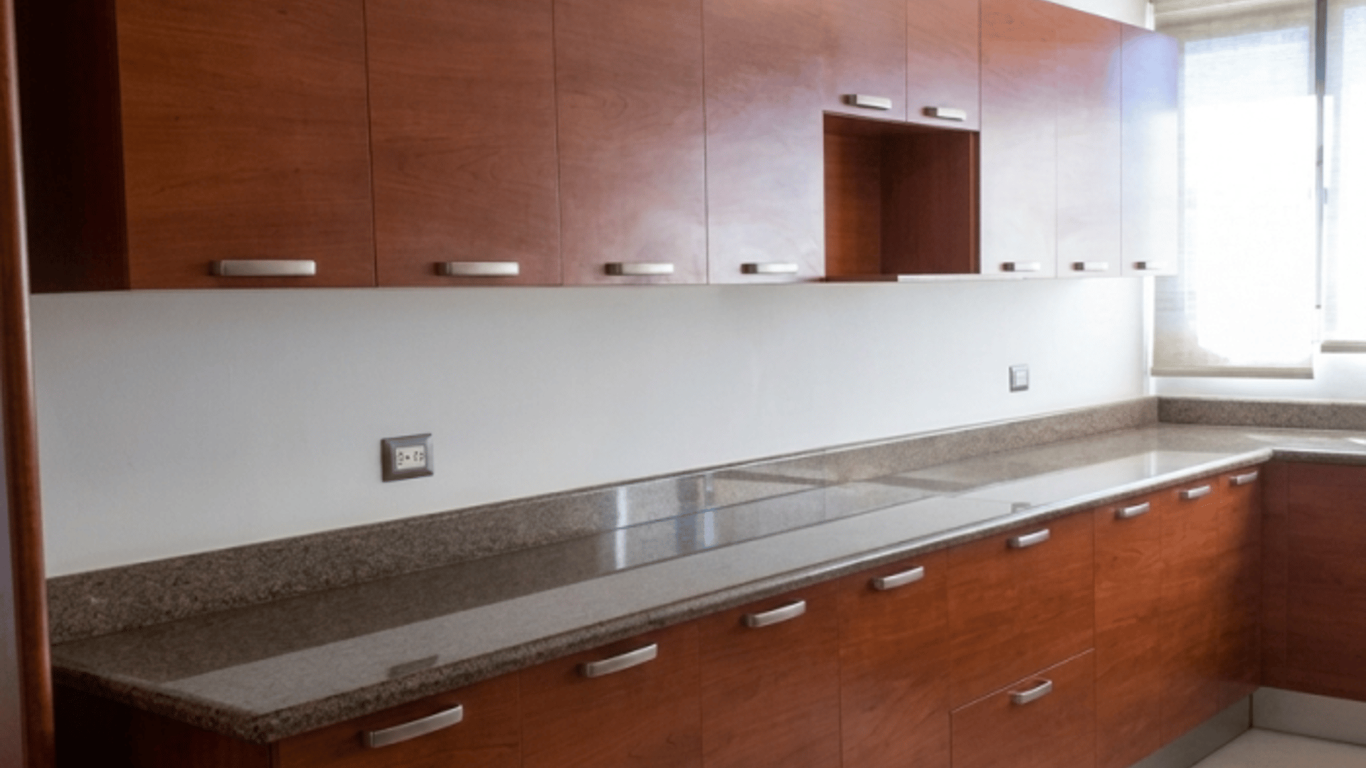 Hermoso apartamento en renta ZONA 14 - Miniatura 3