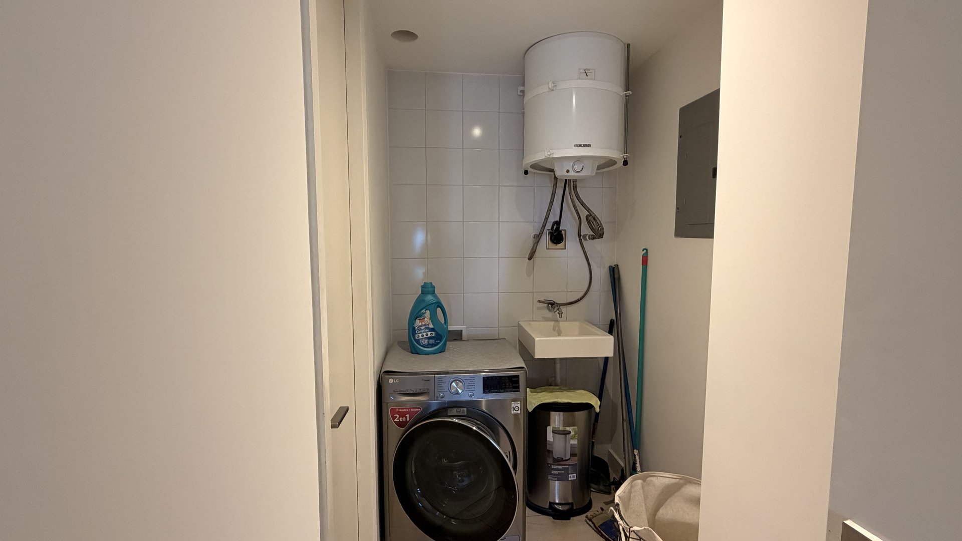 Apartamento en Alquiler Edificio Quo, zona 4  - Miniatura 11