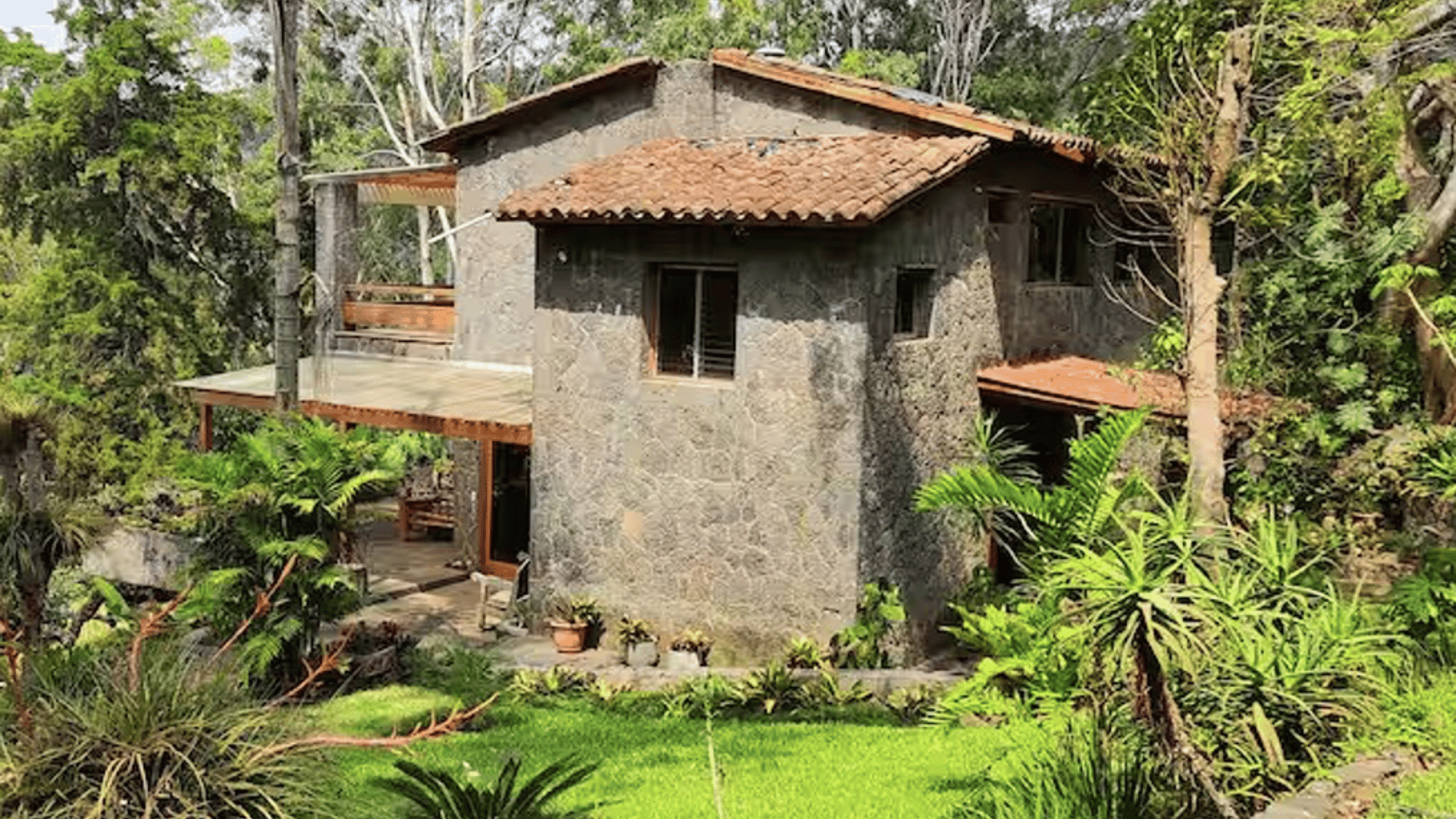 ALQUILER DE HERMOSA CASA FRENTE A LAGO ATITLÁN - CERRO DE ORO 