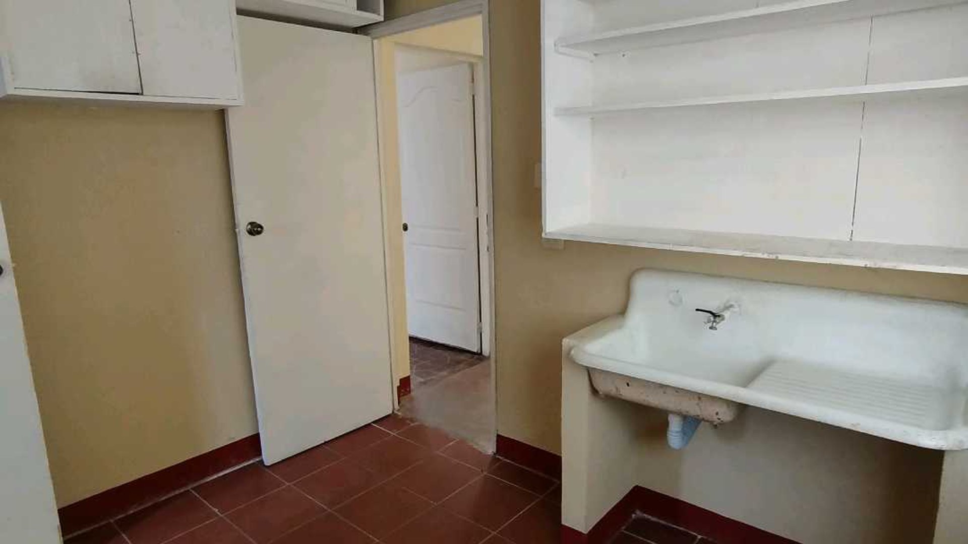 Casa de 4 habitaciones en alquiler, zona 1 - Miniatura 8