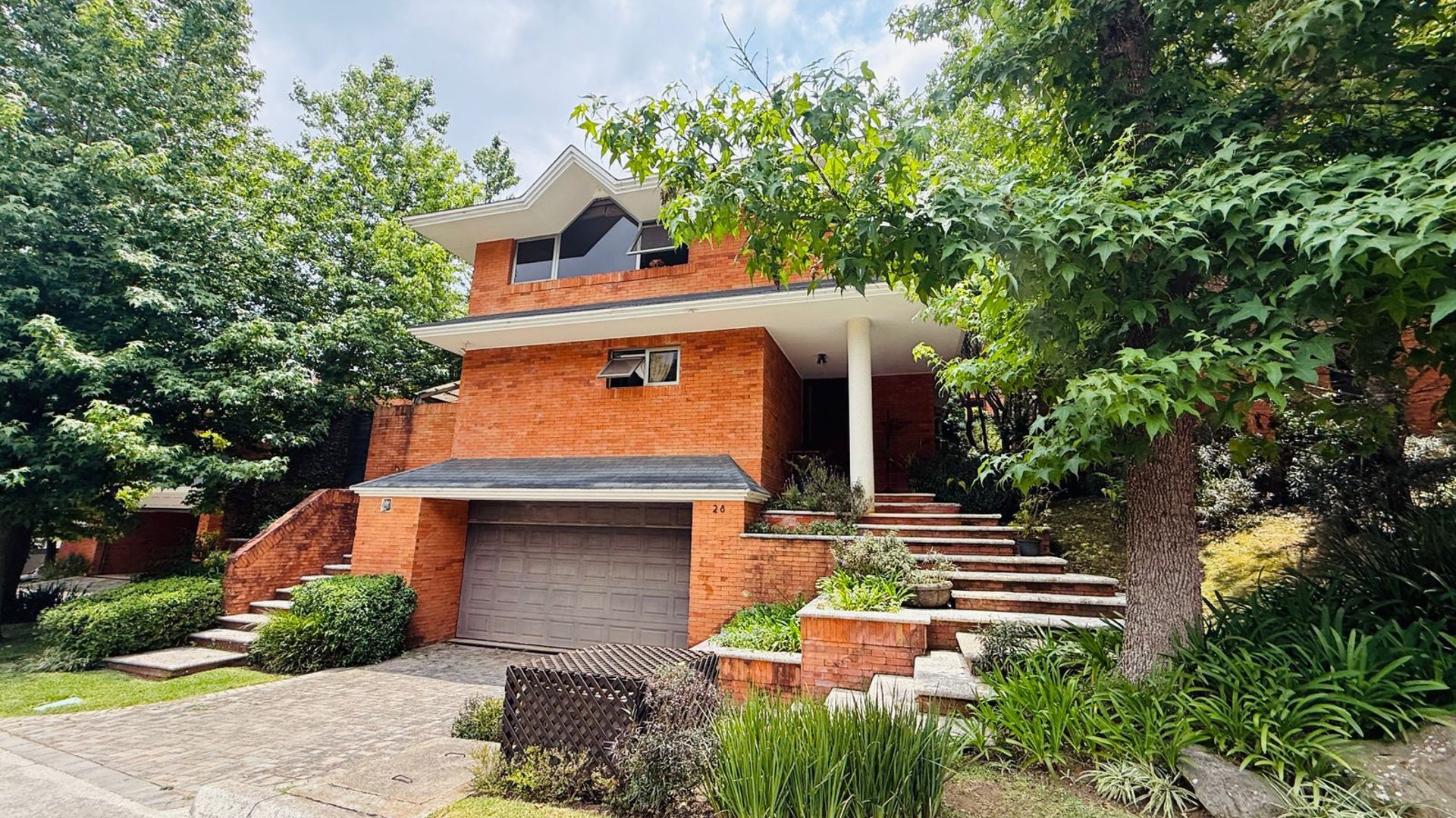 VENTA DE HERMOSA CASA - LAS LOMAS, KM 16.5 CES