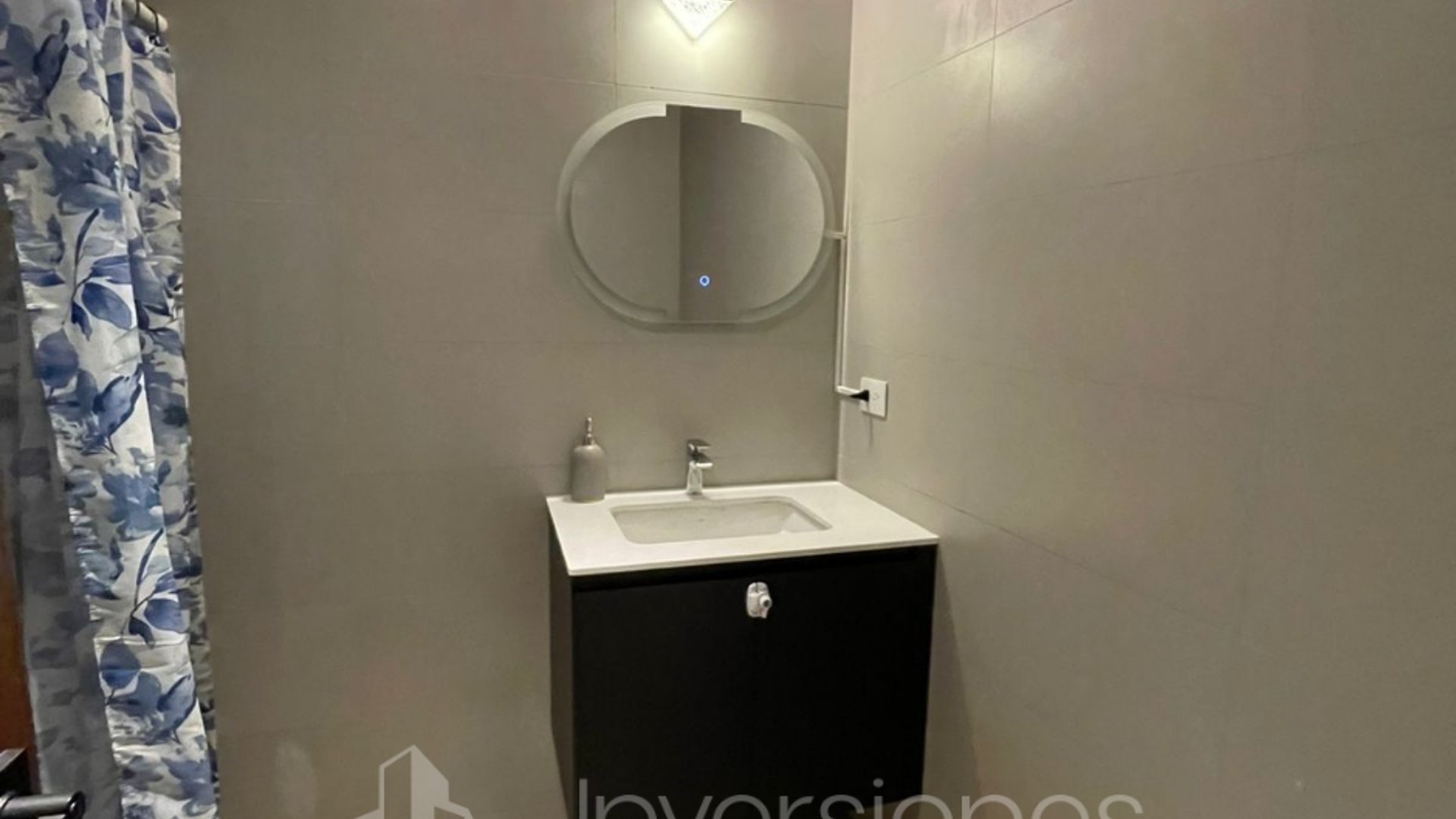 Apartamento en Venta, Amueblado y Equipado, Edificio Séptimo, Zona 4 - Miniatura 7