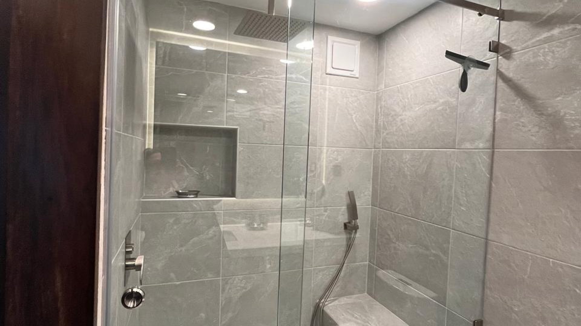 Apartamento en Alquiler Edificio La Barranca, zona 15 VH1 - Miniatura 15