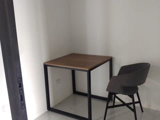 Alquilo Zona 10 Reforma Montufar, oficina tipo virtual - 3