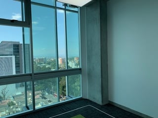 Oficina Ejecutiva-coworking en Renta Zona 15 - 3