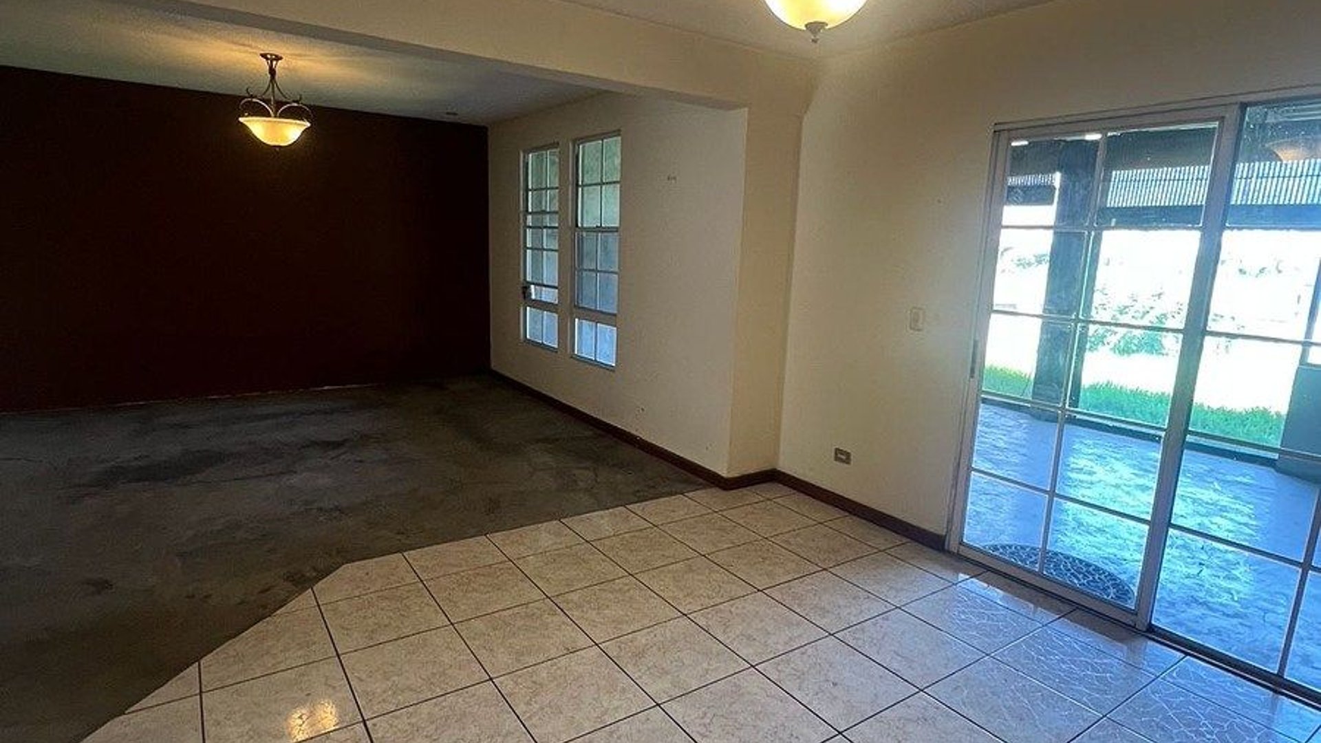 Casa en venta en Zona 13 | Condominio Monte Azul  para remodelar |