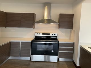 Apartamento en renta de 2 habitaciones con balcon en zona 10 Ref-5271 - 3