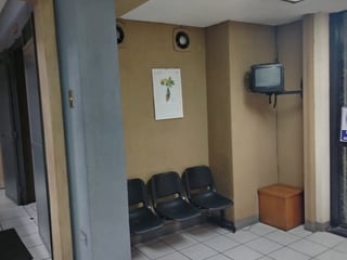 Renta de Oficina en zona 10 en la 6a avenida. - 2