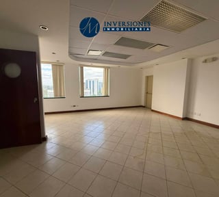 Oficina En Venta Con 216 mts En Zona 10