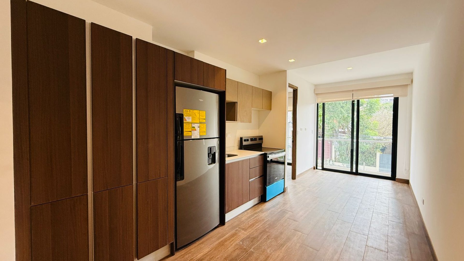 ALQUILER DE CÉNTRICO APARTAMENTO - VILA QUINCE, ZONA 15 - Image 1