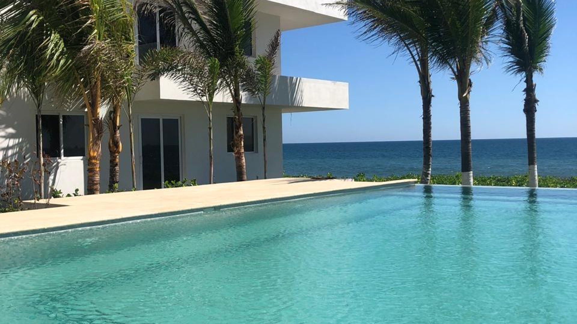 Apartamentos Frente al Mar con  Título de Propiedad en Venta - Miniatura 3