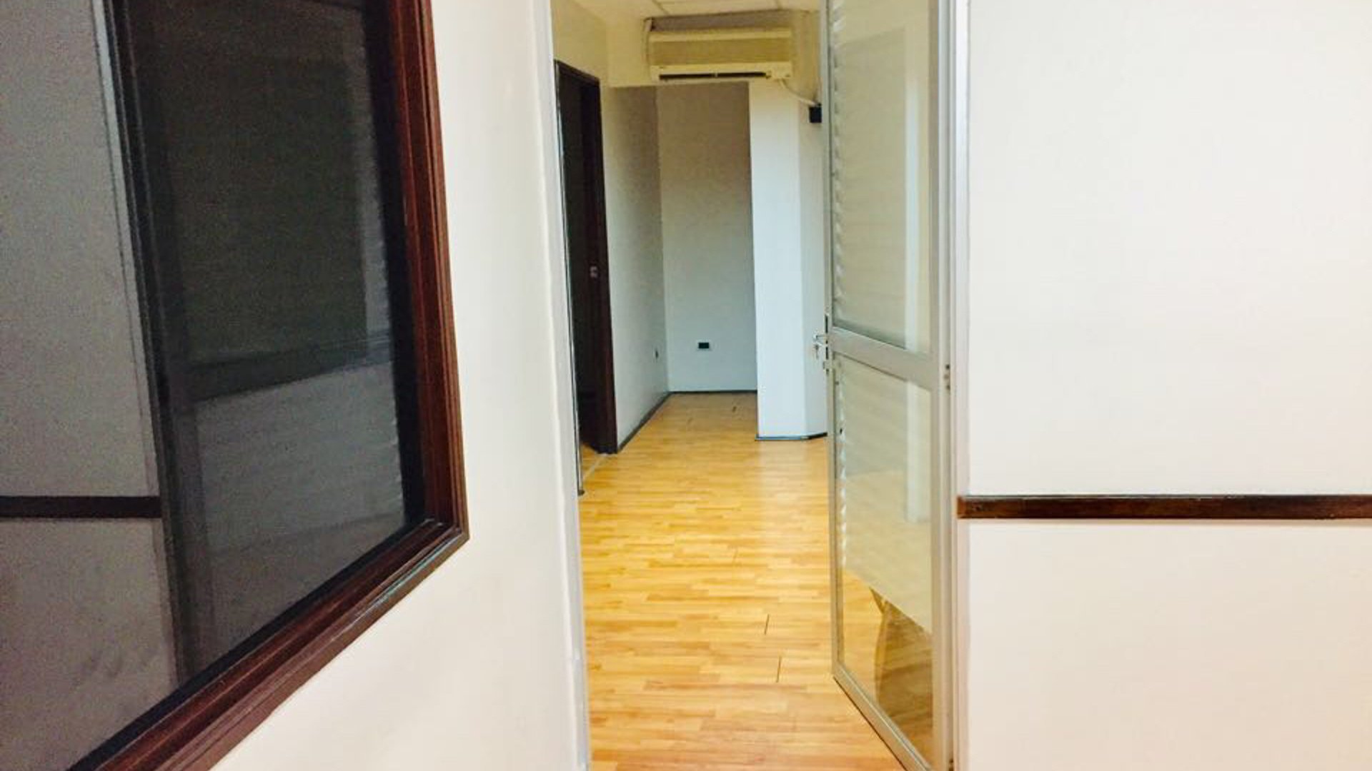 Alquilo  Clínica / Oficina  en zona 14 Centro Clinico La Cañada - Miniatura 6
