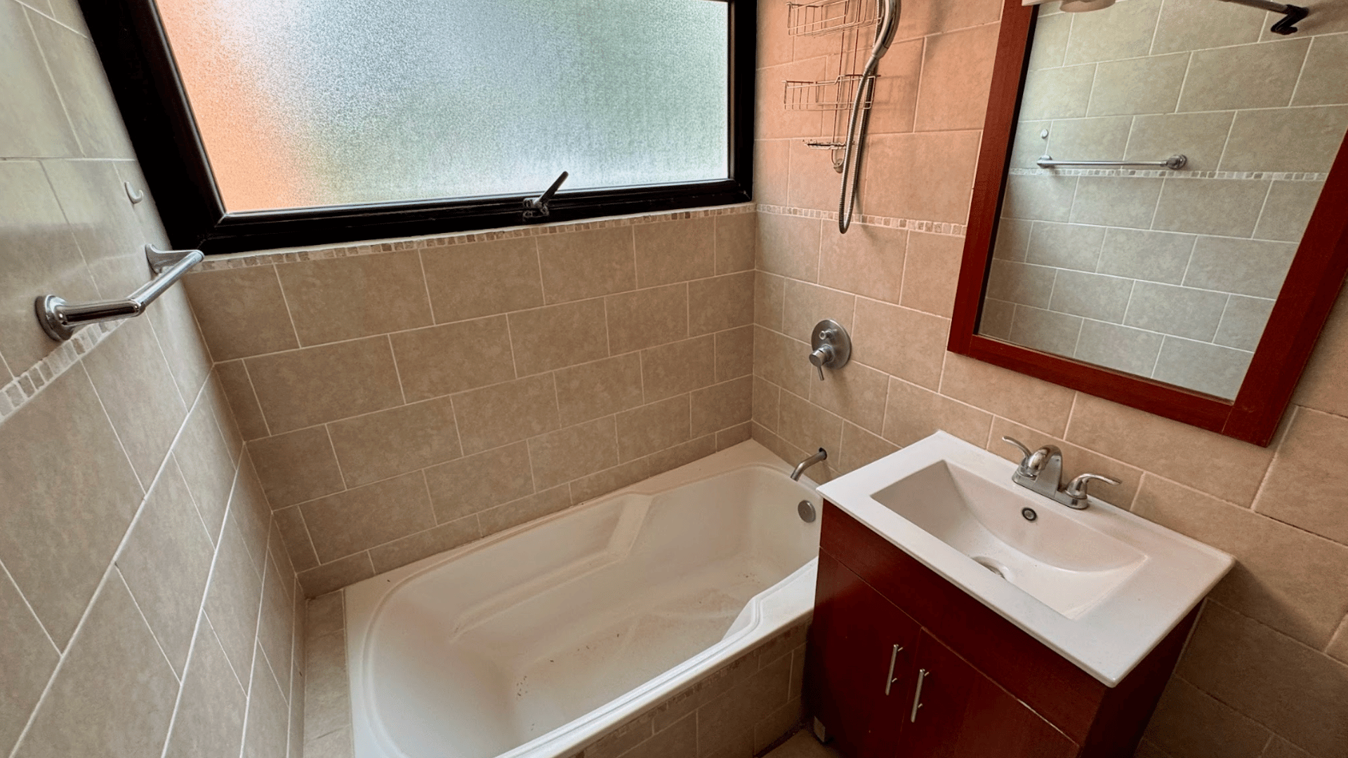 ALQUILER DE LINDO APARTAMENTO - VILLA ENSENADA, ZONA 16 - Miniatura 12