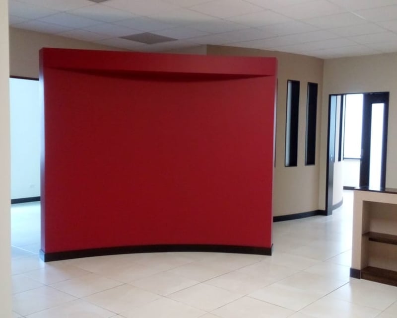 VENTA-RENTA Oficina en Zona Pradera zona 10 inversión