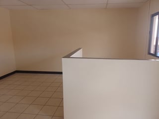 Oficina en Renta zona 4 de Mixco Naranjo - 2