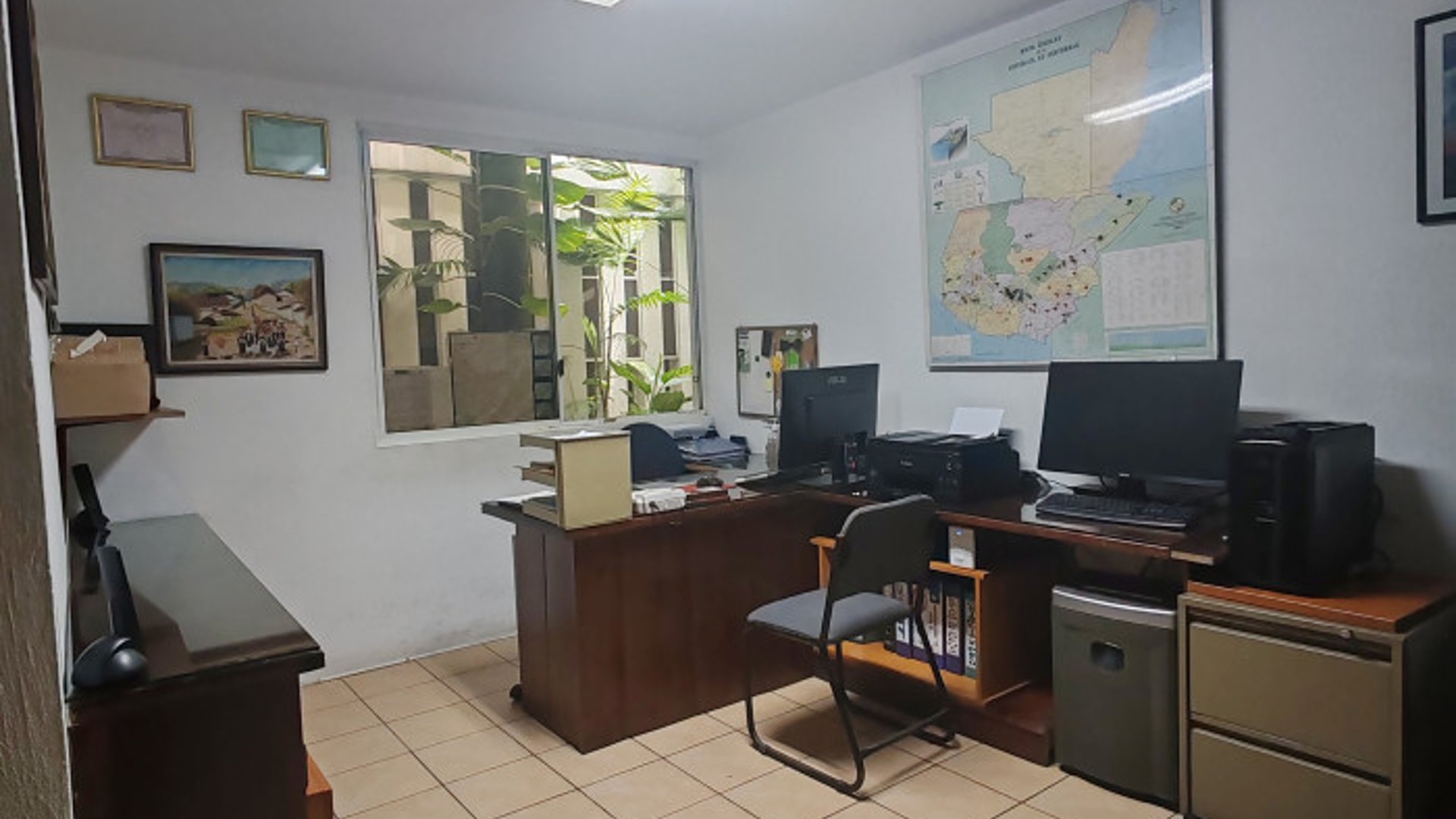 Casa en renta para oficinas en zona 15 el maestro 2 - Miniatura 2