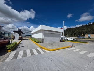 Local con autoservicio en plaza VENTO, Chimaltenango en excelente punto antes del libramiento. - 5