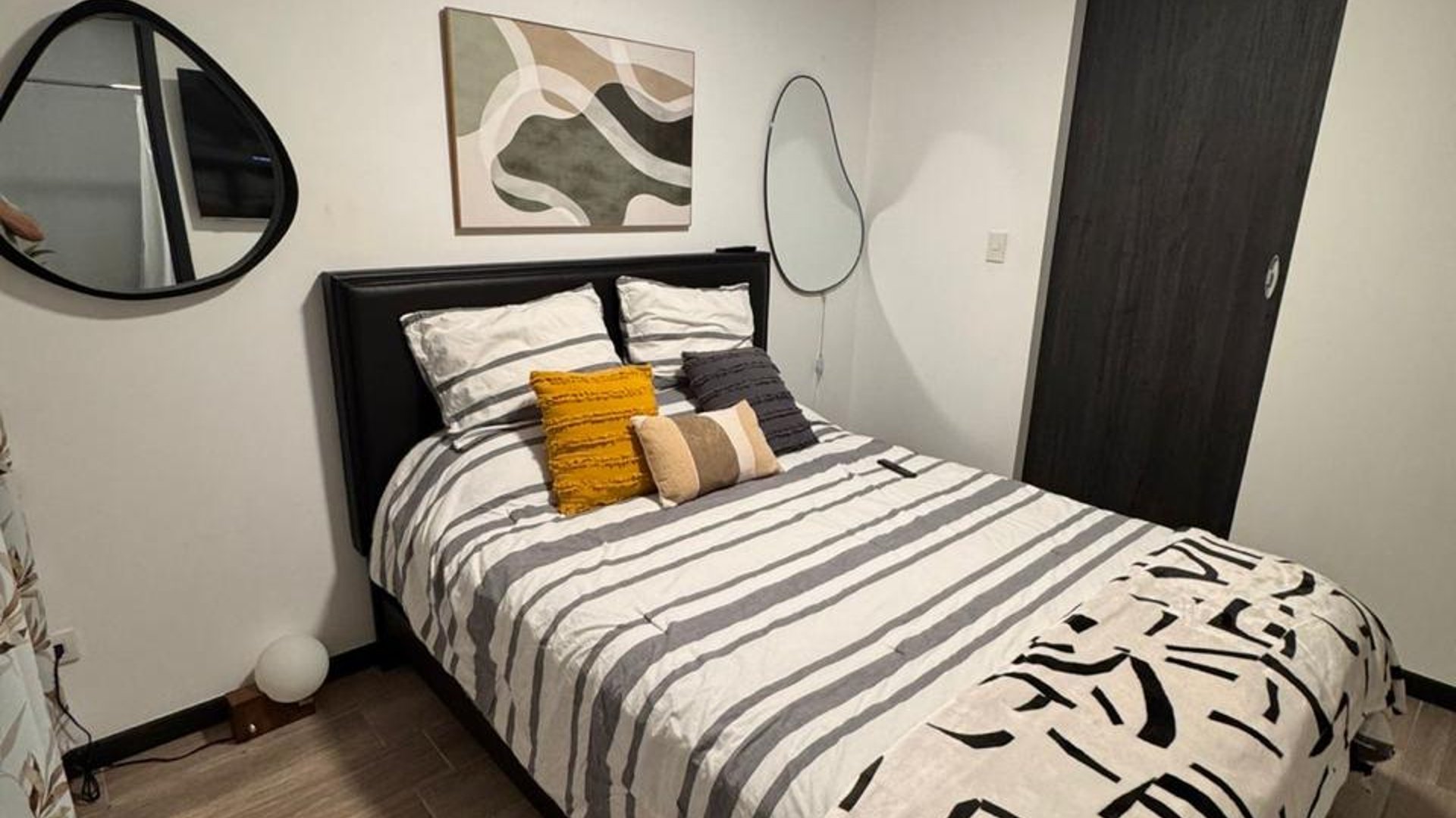 Apartamento en Alquiler Edificio Viró, zona 11 - Miniatura 4