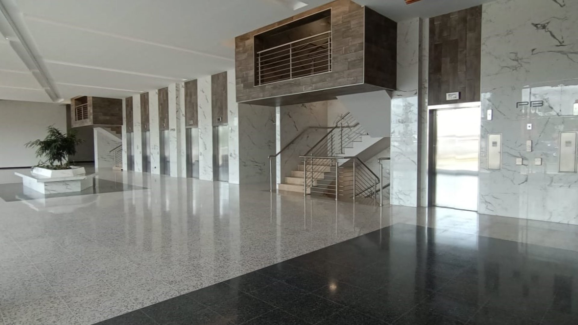 EDIFICIO EN RENTA EN ZONA 10