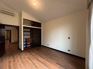 Venta de hermosa casa en Condominio – Colonia El Prado, Zona 10 - Image 13