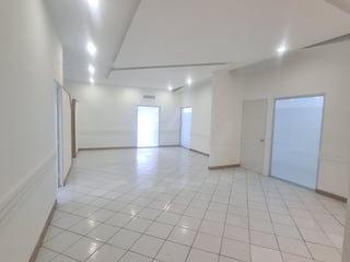 Oficina en Alquiler Geminis Zona 10 Ciudad de Guatemala - Image 1