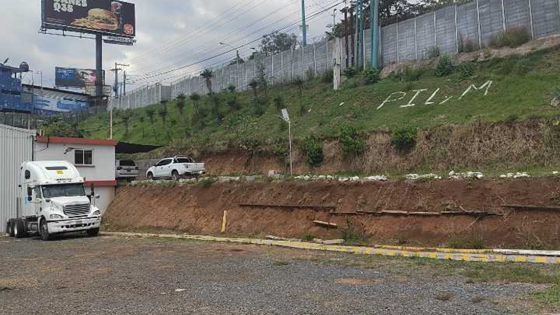 Alquilo ofibodega en lo de Coy Mixco - Miniatura 3