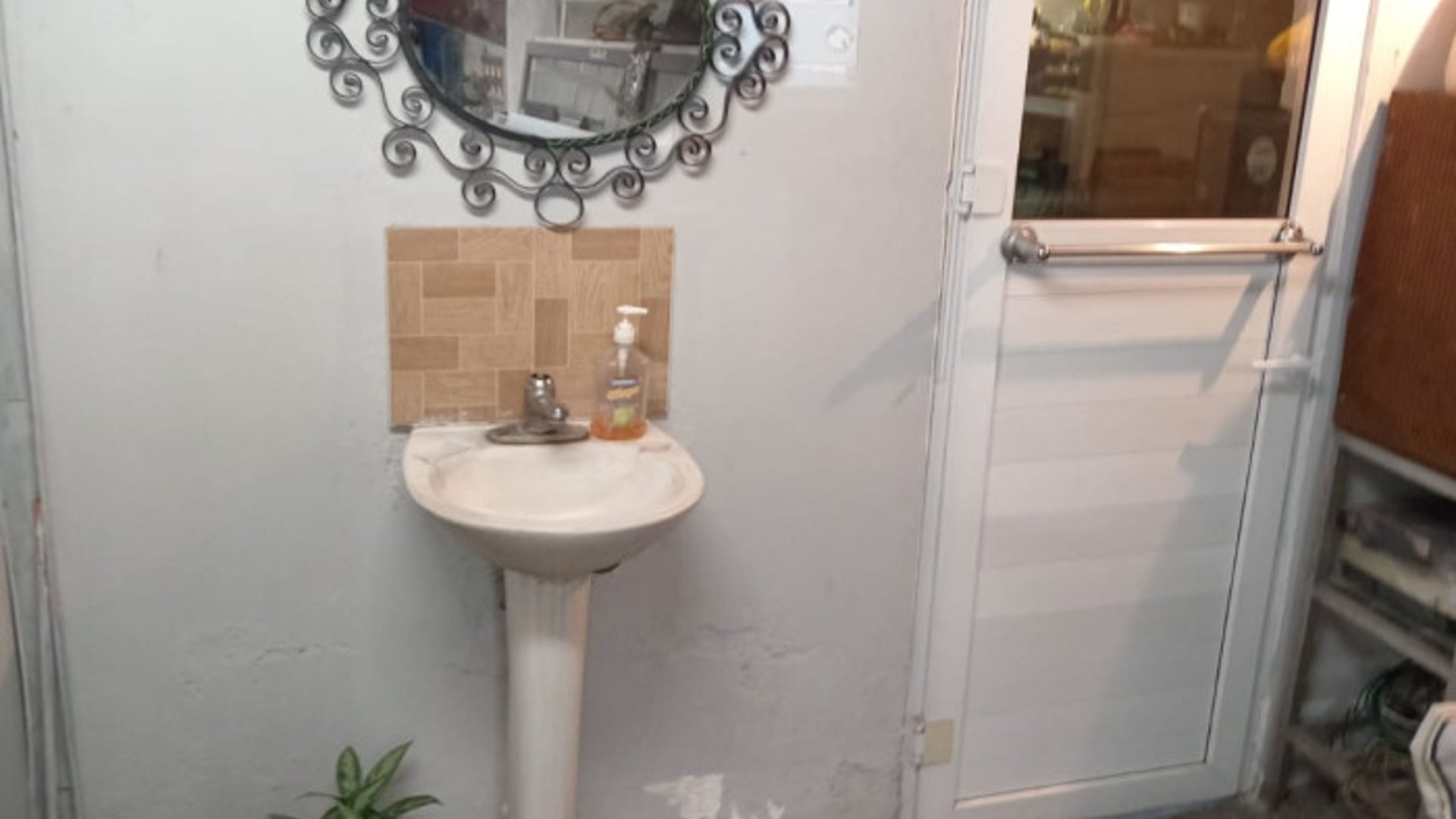 Ofibodega en Renta en Zona 6 de 276 Metros Cuadrados - Miniatura 2