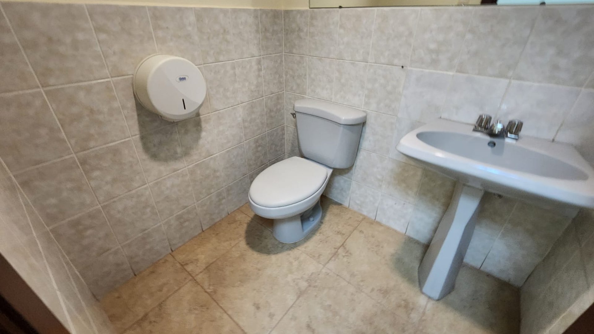 Oficina en venta en zona 14 Europlaza Ref-5642 - Miniatura 7