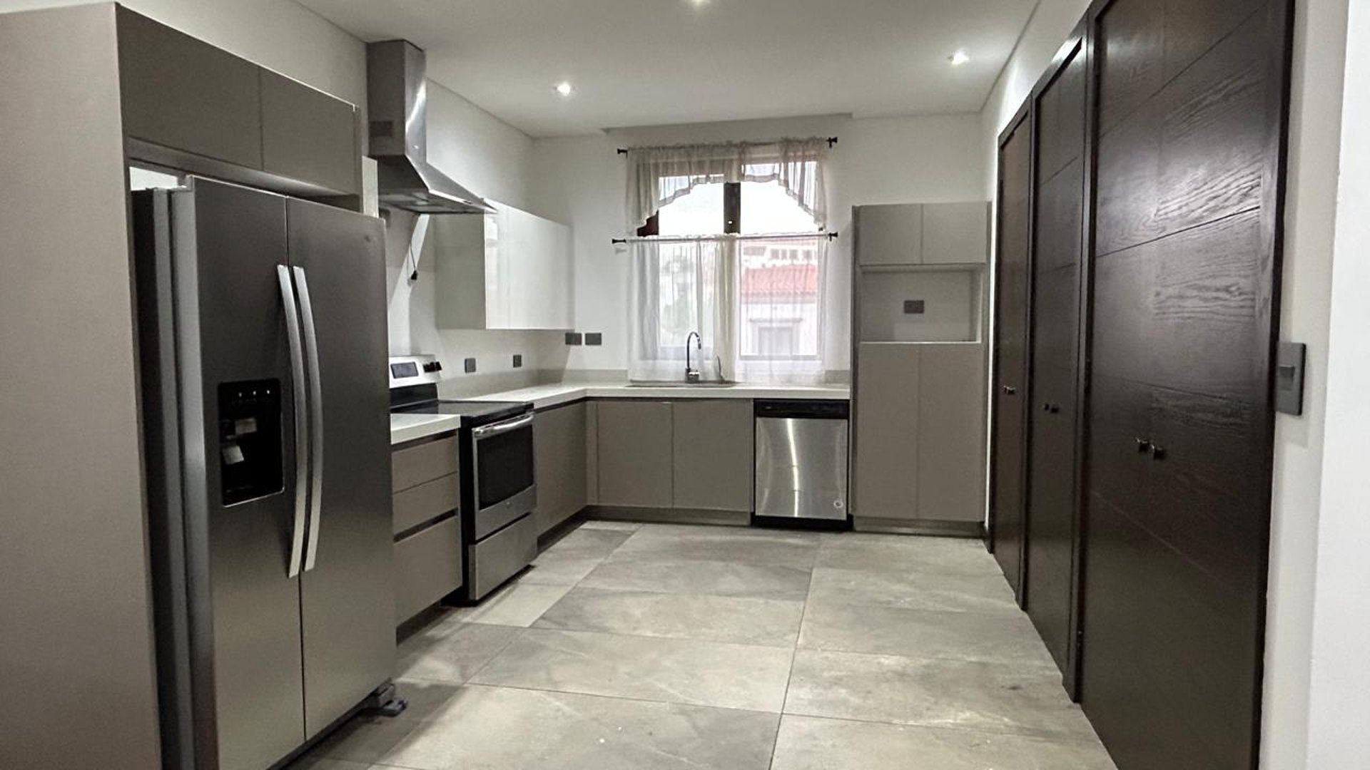 APARTAMENTO EN MAGNOLIAS DE CAYALA ZONA 16 - Miniatura 3