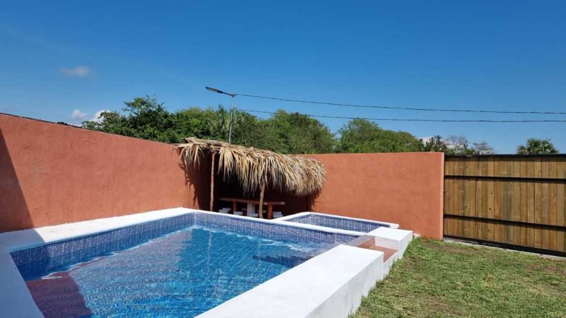 Vendo casa en Monterrico - Miniatura 4